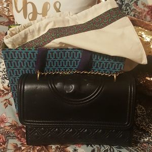 Tory Burch Fleming Covertible Shoulder Bag